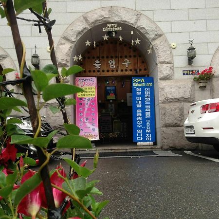 Itaewon Land Spa & Guesthouse Seoul Exterior photo